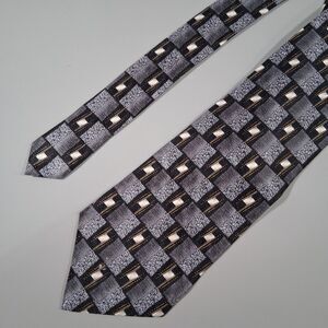 Louis Roth Vintage 100% Silk Geometric Tie Hand Sewn Black Silver Gray 4" Width